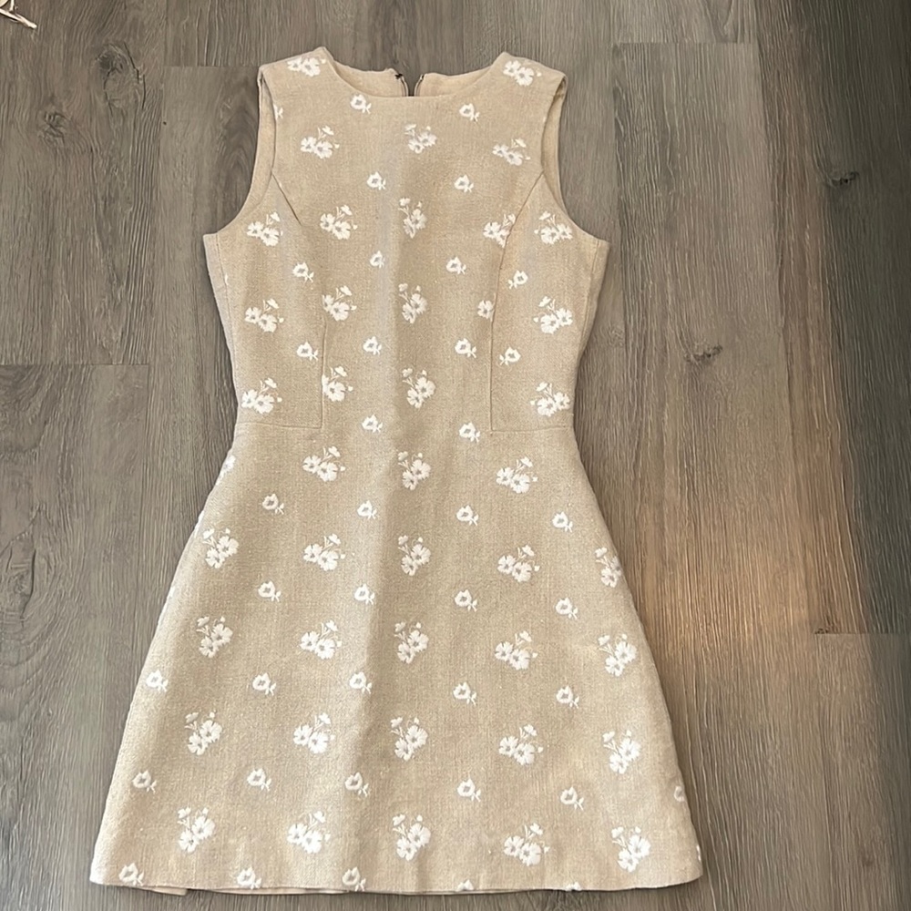 Mechael Kors gorgeous dress for beautiful skinny lady . Size 00